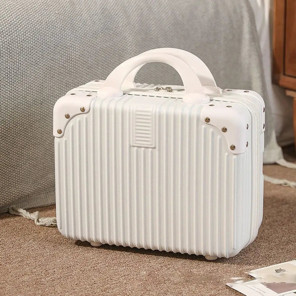 White hand luggage travel makeup case with compact dimensions of 30cm x 23cm x 15.5cm, ideal for organizing cosmetics and accessories